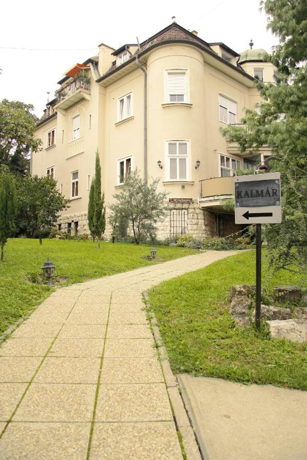 Kalmar Panzio Bed & Breakfast บูดาเปสต์ ภายนอก รูปภาพ