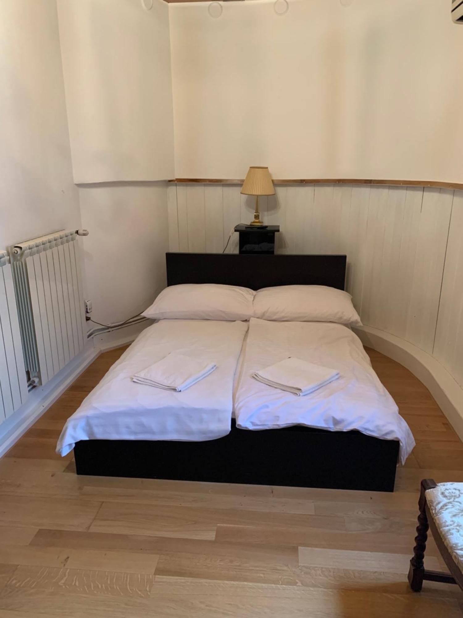 Kalmar Panzio Bed & Breakfast บูดาเปสต์ ภายนอก รูปภาพ