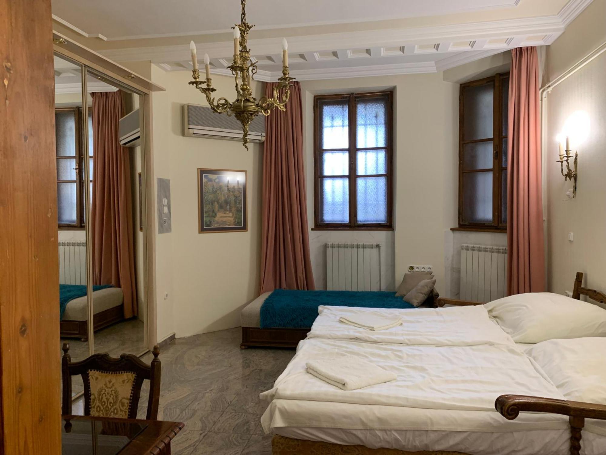 Kalmar Panzio Bed & Breakfast บูดาเปสต์ ภายนอก รูปภาพ